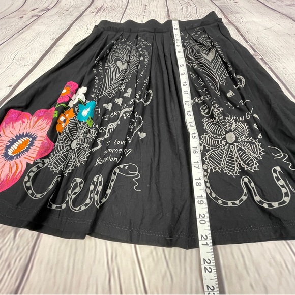 DESIGUAL black pleated lightweight skirt fun doodles floral, size S - Picture 11 of 14